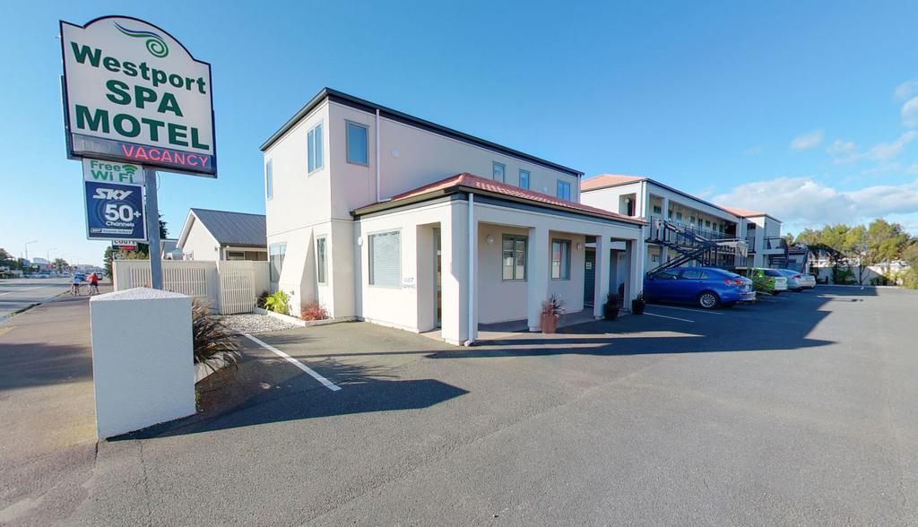 Westport Spa Motel Exterior photo