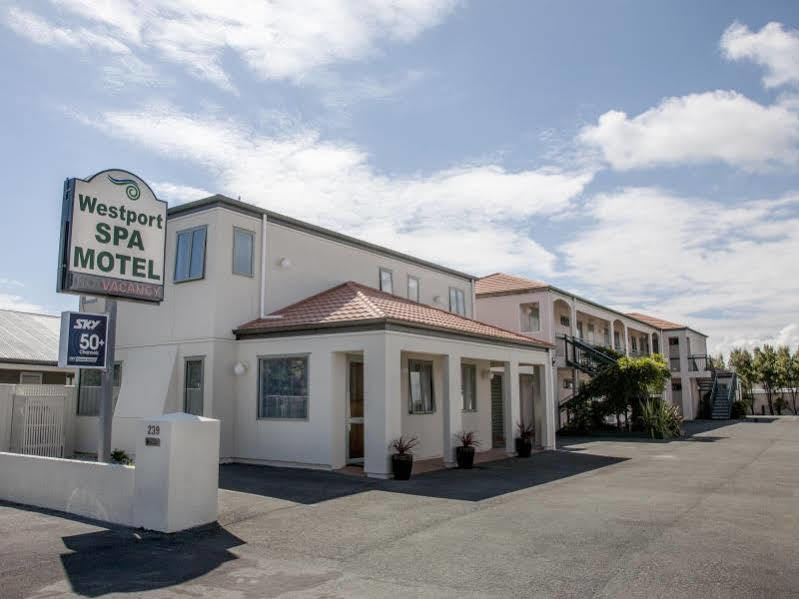 Westport Spa Motel Exterior photo